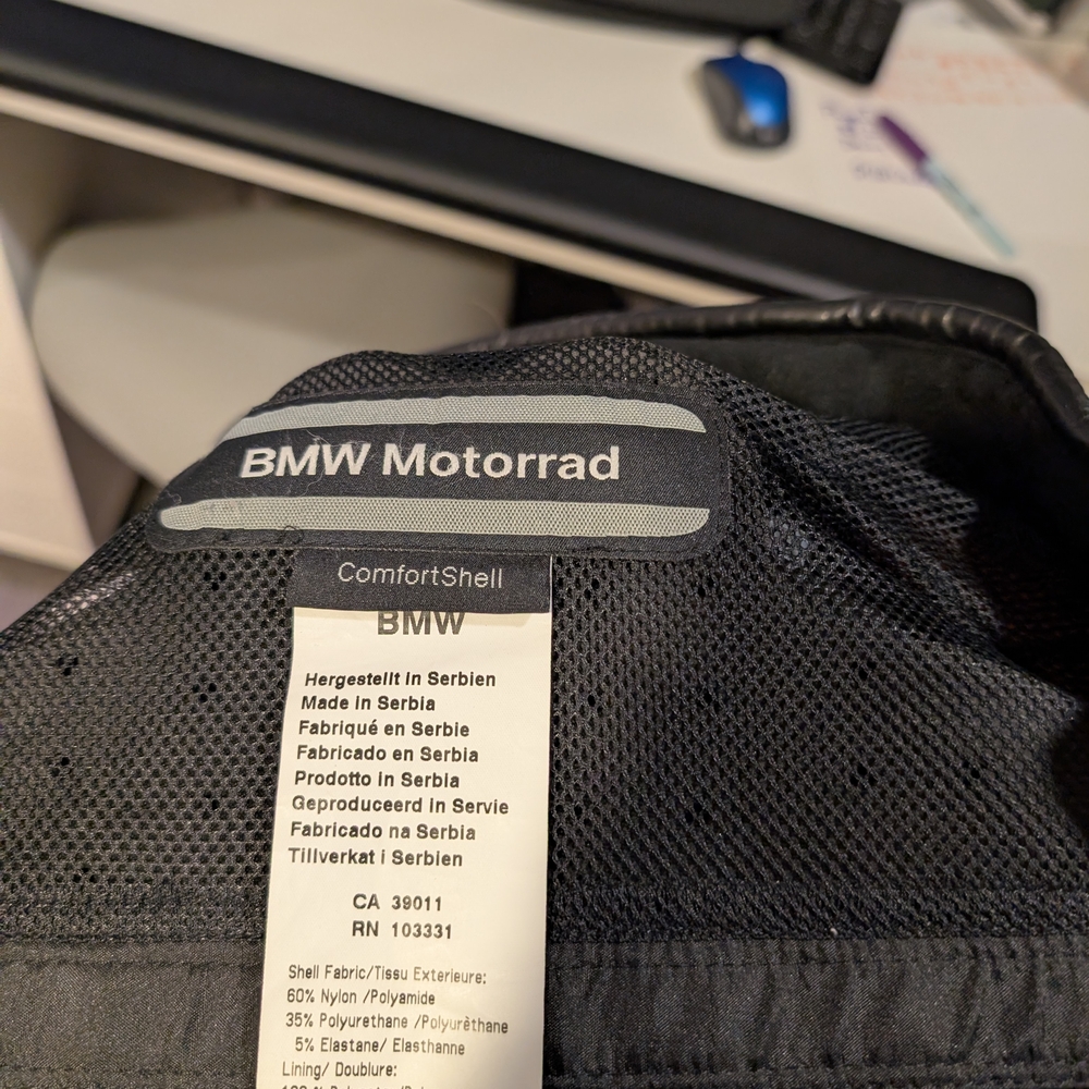BMW Motorrad ComfortShell Jacket - Picture 3 of 5